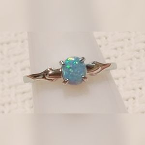 *BP #2123 Dainty & Dazzling Emerald Fire Opal (lab) Rhodium Ring 7 BRAND NEW